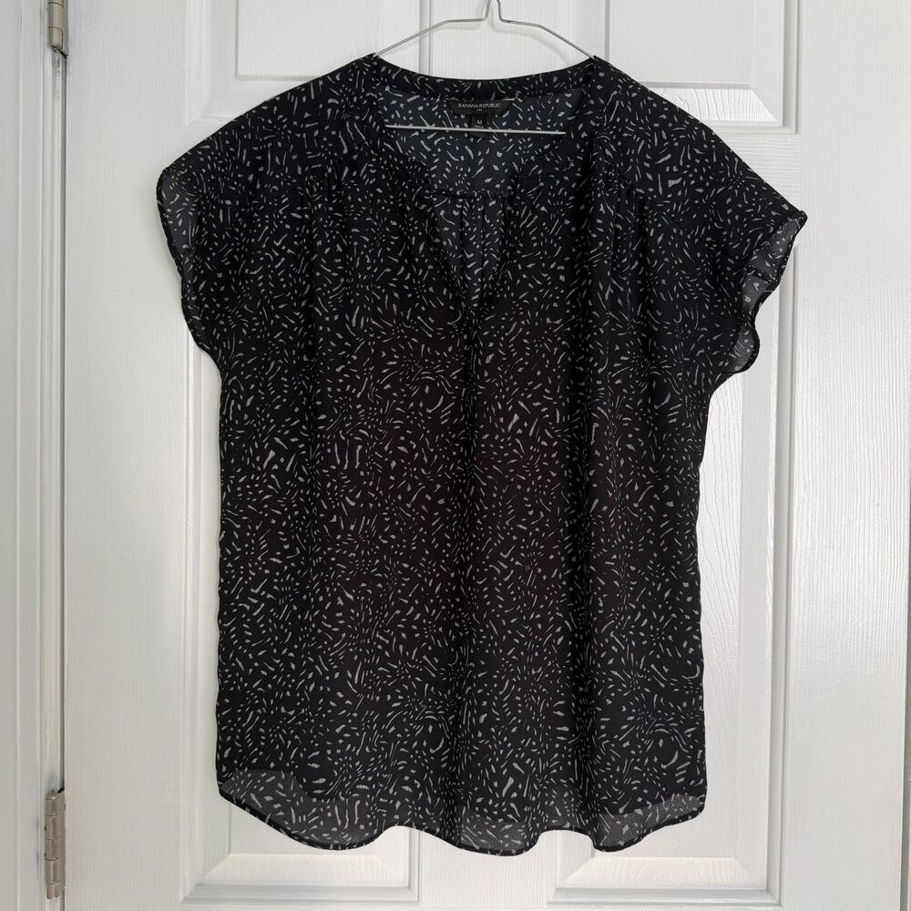 Banana Republic Black Patterned Split Neck Blouse Womens Cap Sleeve Medium